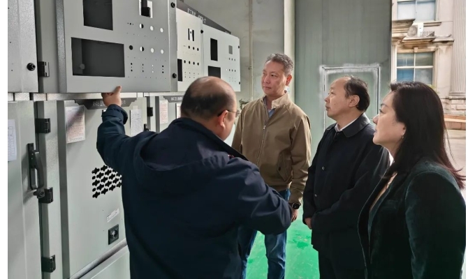 無(wú)錫市致公黨主委，無(wú)錫市政協(xié)副主席吳紅星一行蒞臨軍工智能考察指導(dǎo)